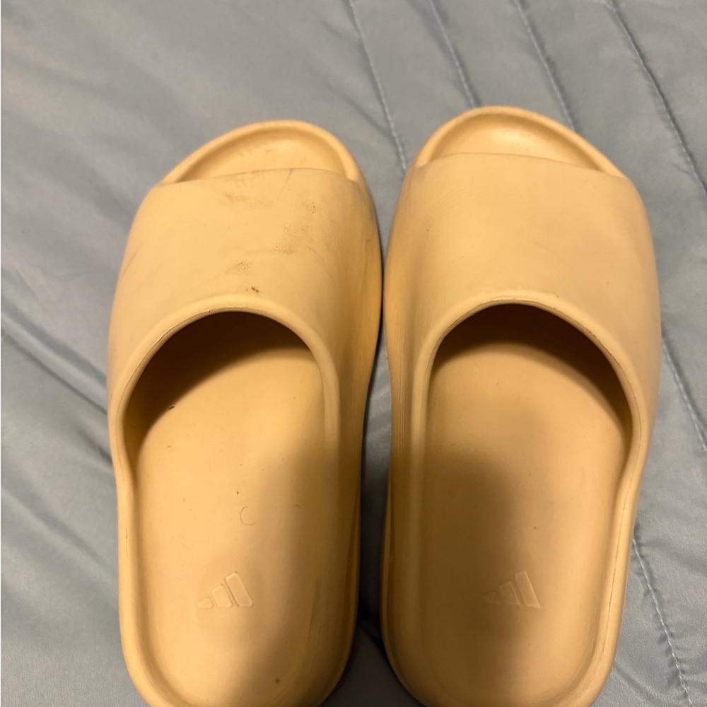 Yeezy Foam Slide Sandals in Light Tan